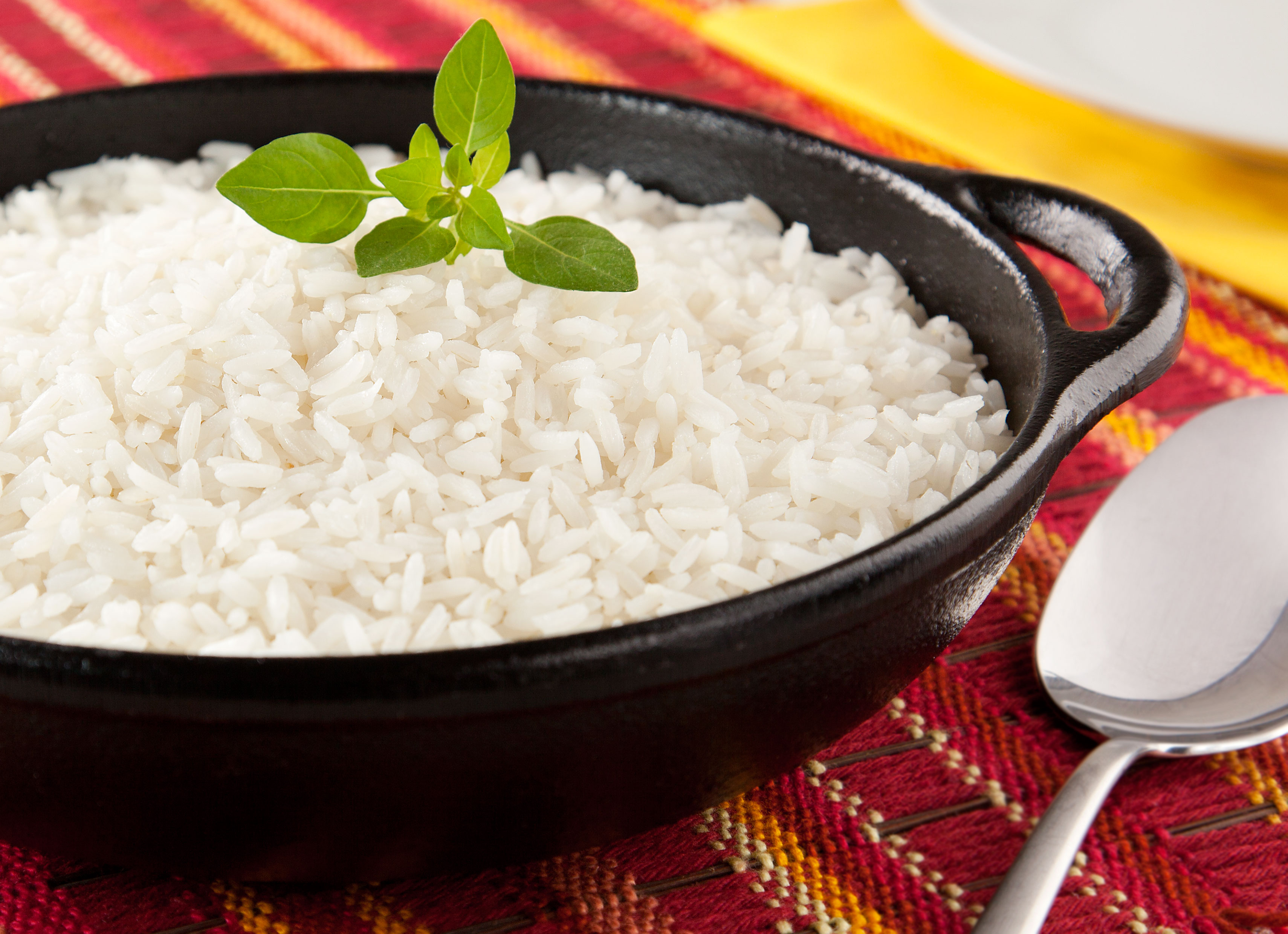 Como reduzir as calorias do arroz em 50%