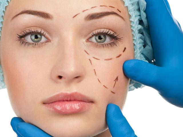 Consulte um dentista antes de fazer uma cirurgia plástica facial