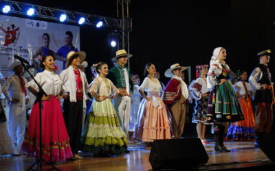 Espetáculo Internacional de Dança “Danzpare Juvenil” encanta cruz-altenses na Casa de Cultura lotada